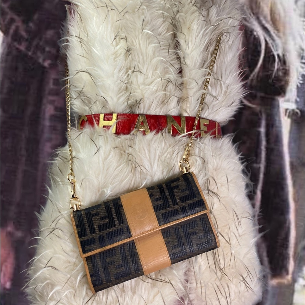🟠🔸🟠BEAUTIFUL CLUTCH/CROSSBODY FENDI ZUCCA AUTH🟤🟨🟤